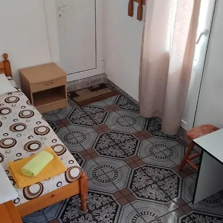за гости росица Guest house Ravda